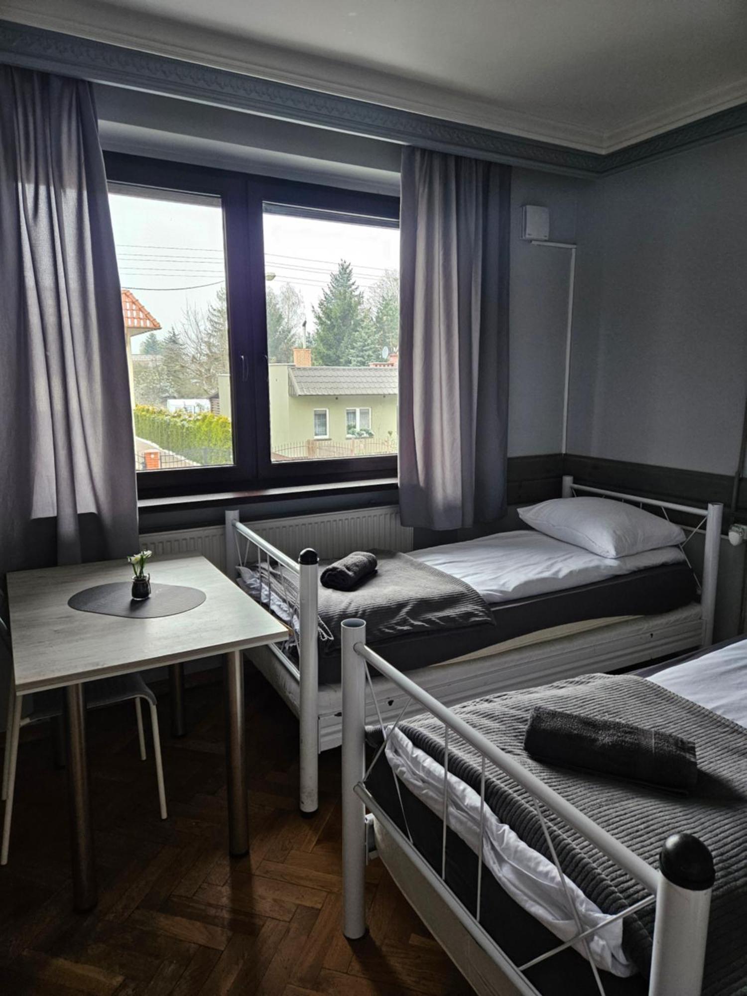 Pokoje Pracownicze Кімнати Для Працівників,Гуртожиток Swarzędz Exteriér fotografie