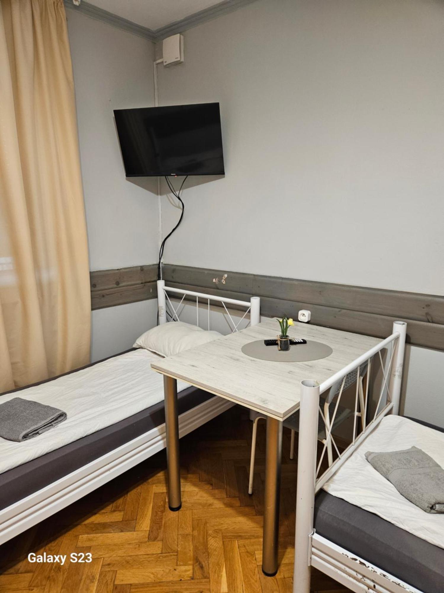 Pokoje Pracownicze Кімнати Для Працівників,Гуртожиток Swarzędz Exteriér fotografie